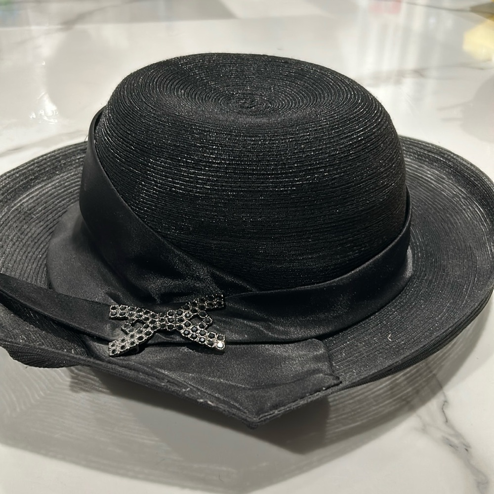 Black sherels hat one a couple of times in great condition